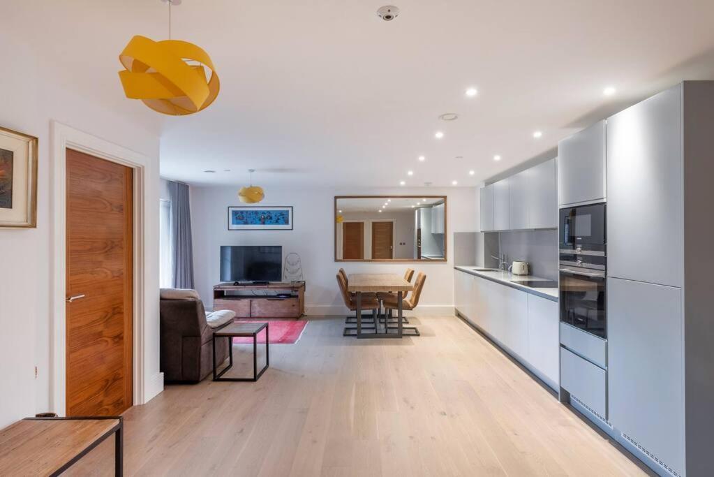 런던 Stylish 2 Bed 2 Bath In Highgate & Free Parking 아파트 외부 사진